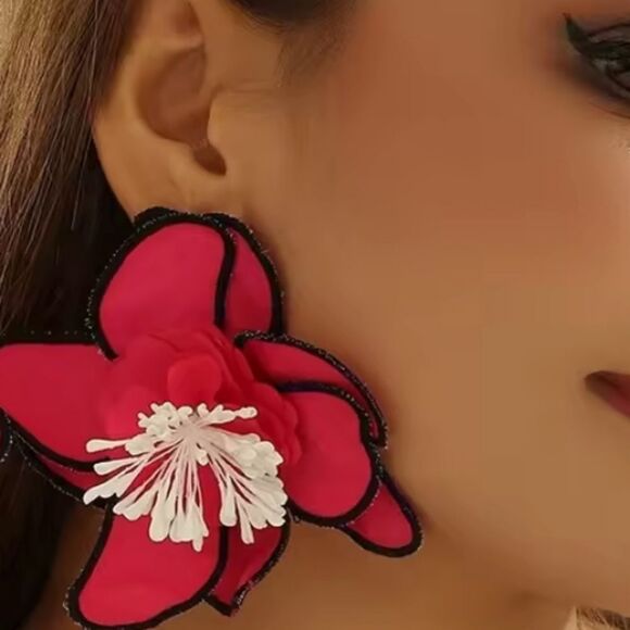 New ZARA Fushia Pink & Black Floral Statement Earrings - Picture 4 of 11